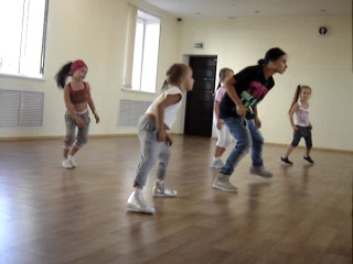 hip-hop lessons for my baby. dance studio tobasco