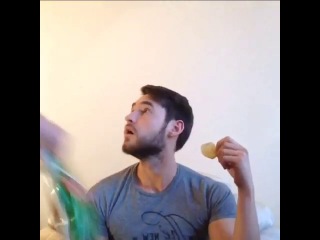 when you eat chips with friends by pasha mikus (vine)